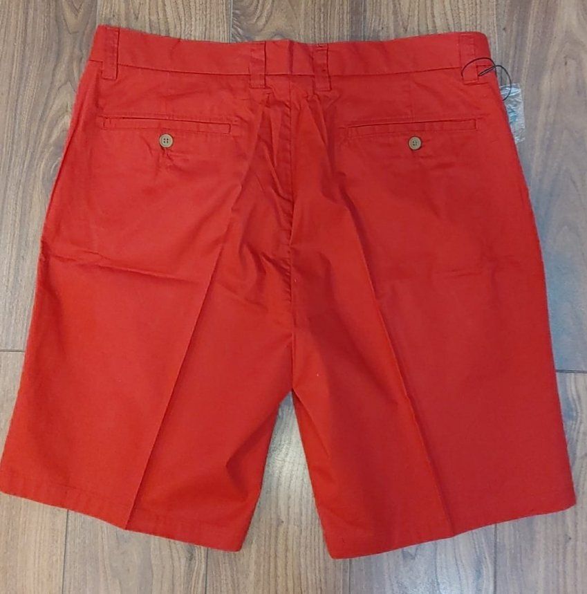 BERMUDA ROJO DETRAS
