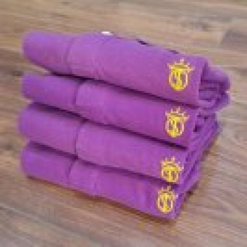 Polo Soto Classic Morado de hombre con bordado en amarillo al contraste con el Hierro EL SOTO de manga corta 100% Algodón Piqué