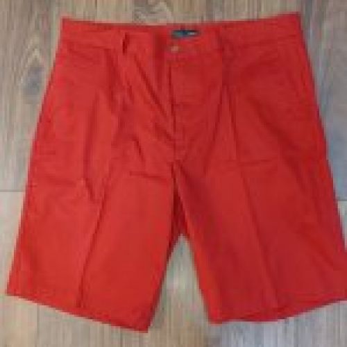 BERMUDA ROJO DELANTE