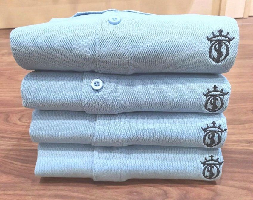 Polo Soto Classic Azul Celeste de hombre con bordado en azul marino al contraste con el Hierro EL SOTO de manga corta 100% Algodón Piqué