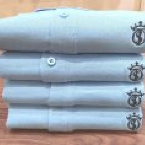 Polo Soto Classic Azul Celeste de hombre con bordado en azul marino al contraste con el Hierro EL SOTO de manga corta 100% Algodón Piqué