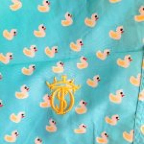 Bañador Turquesa verde azulado con dibujos de patitos de goma amarillos y bordado del hierro de EL SOTO