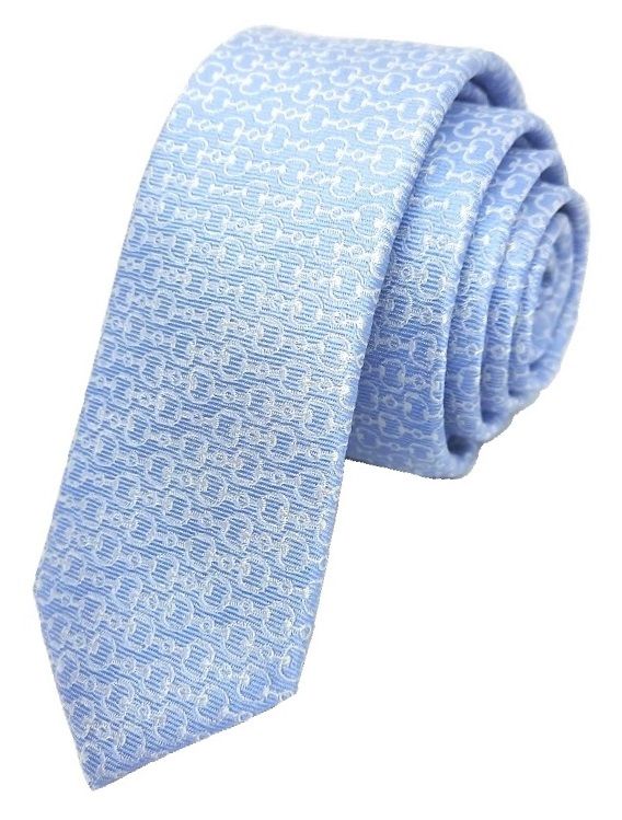 C1689 Corbata azul celeste claro con dibujo horizontal de cadenas en blanco 100% Seda Natural de Pala Estrecha