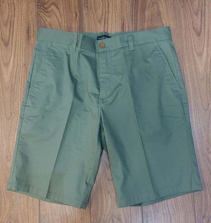 BERMUDAS VERDE DELANTE