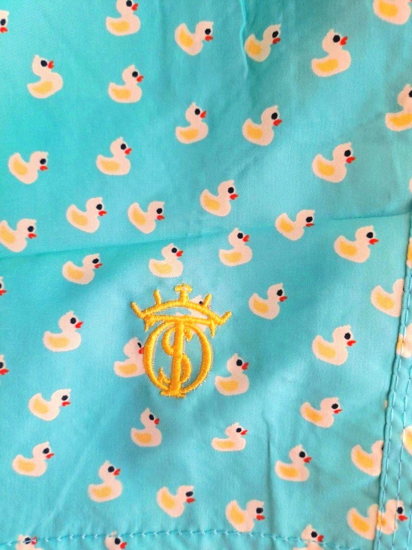 Bañador Turquesa verde azulado con dibujos de patitos de goma amarillos y bordado del hierro de EL SOTO